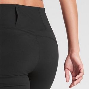 Athleta size 12 Trekkie Crop Tight